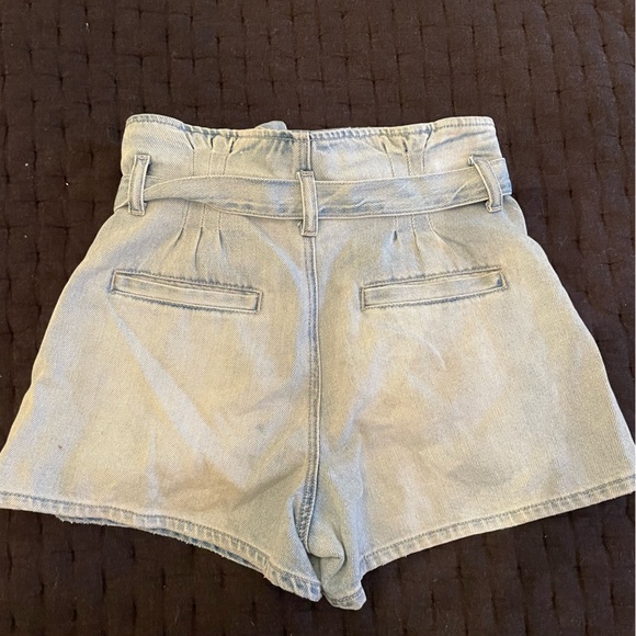 American Eagle Jean short - Picture 2 of 4